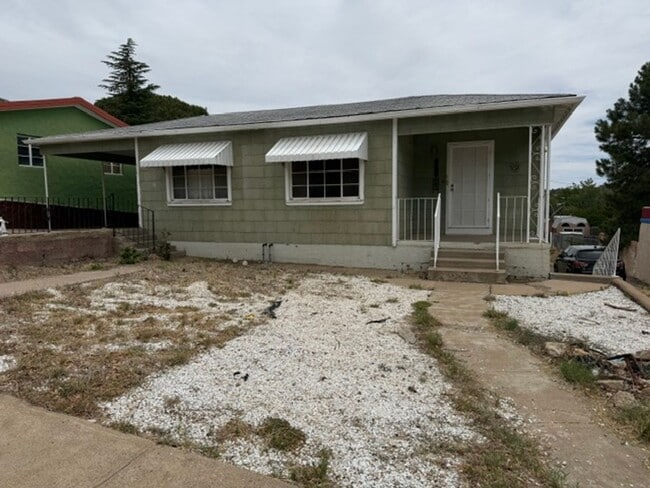 Building Photo - 1810 N Juniper St