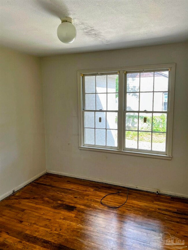 Photo - 109 Payne Rd