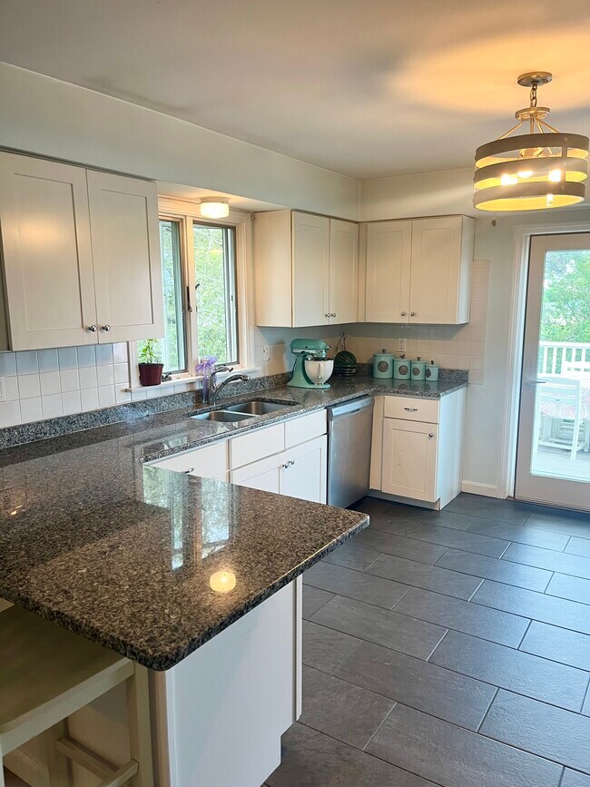 Photo - 9 Greenlaw Blvd House