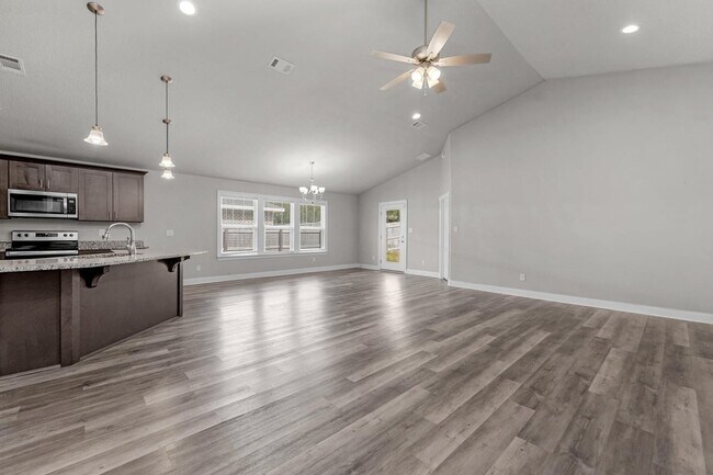 Photo - 7424 Gordon Evans Rd