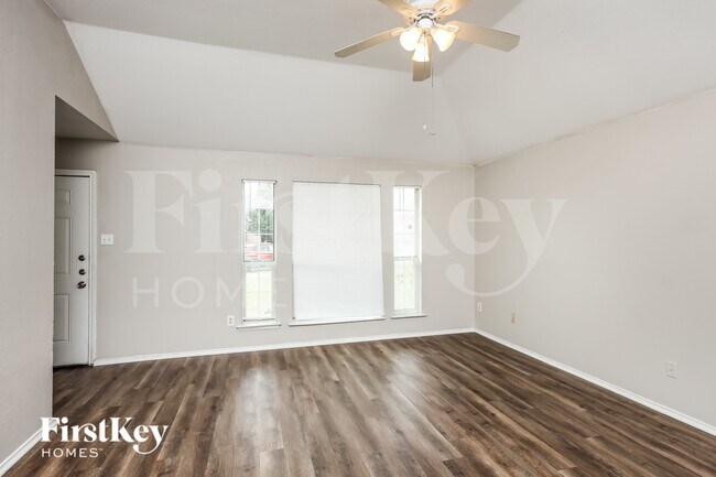 Photo - 1409 Marena Moore Way