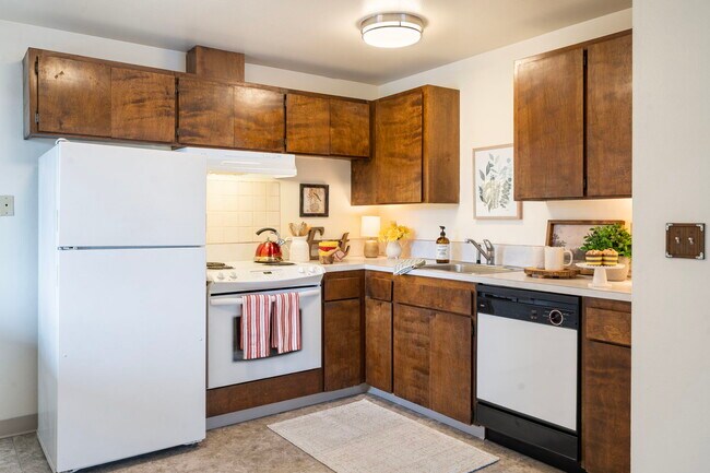 Kitchen - 2229 Hawthorne St Unit C