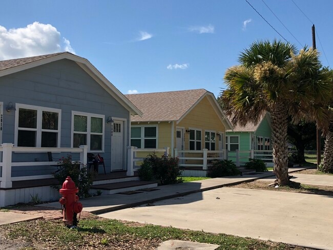 Photo - 2002 Live Oak Ave Unit 2002