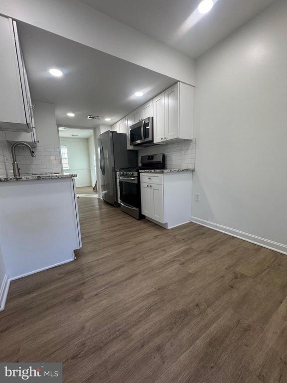 Photo - 2070 Mayflower Dr