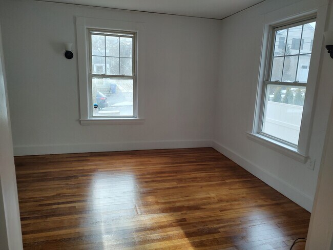 Photo - 14 Elliot Ter