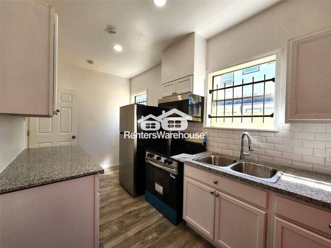 Photo - 2706 1/2 Berry St