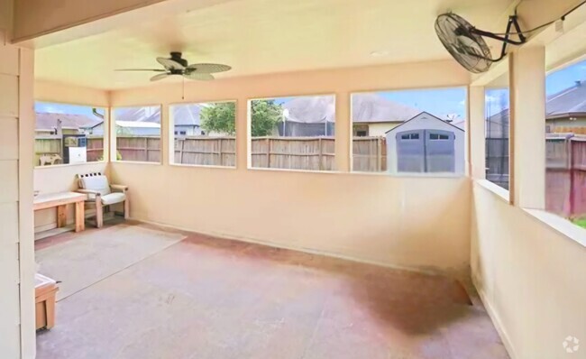 Building Photo - 8209 Rock Crest Dr Rental