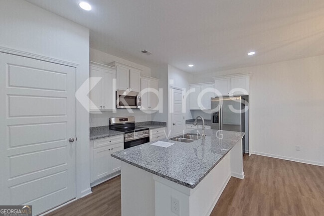 Photo - 103 English Oak Ln