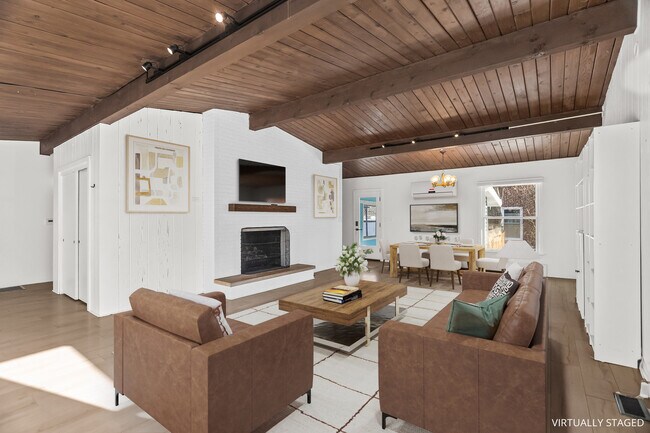 Photo - 537 County Line Rd