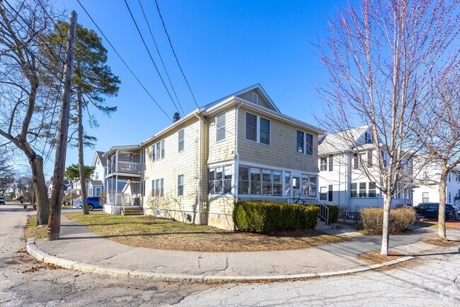 Building Photo - 13 Lawrence St Unit 13 Rental