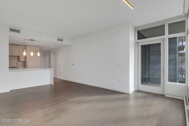 Photo - 15 Morris Ave Unidad 221