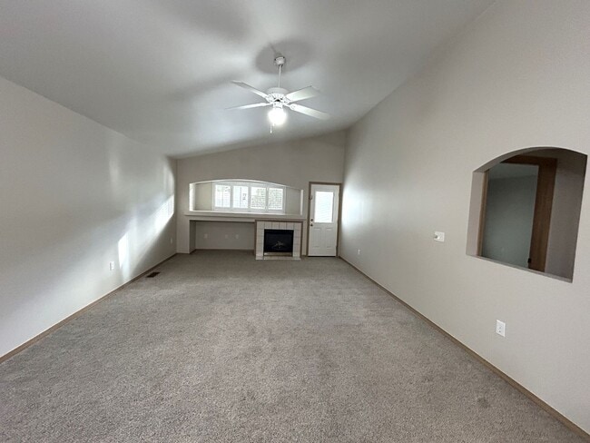 Photo - Cute & Cozy 3 bedroom 2 bath house in Gleneagle neighborhood with Beautiful Landscaping