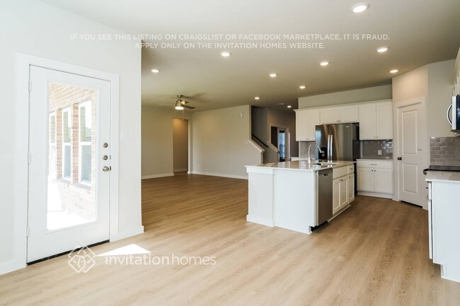 Photo - 423 Amberville Dr