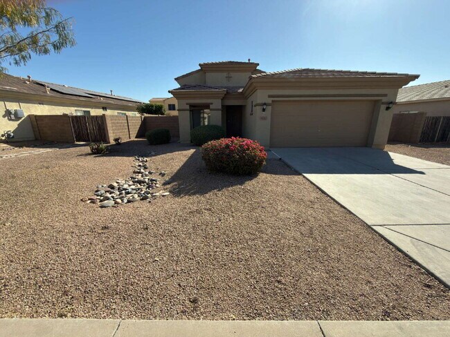 Photo - "Charming 3-Bedroom Oasis with 2 Baths and 1,711 Sq Ft of Comfort in Phoenix!"
