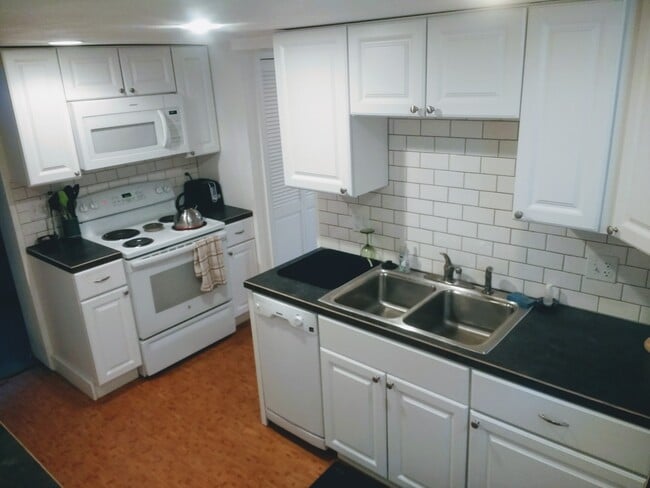 Photo - 617 E Laurel St Unidad Lower Level