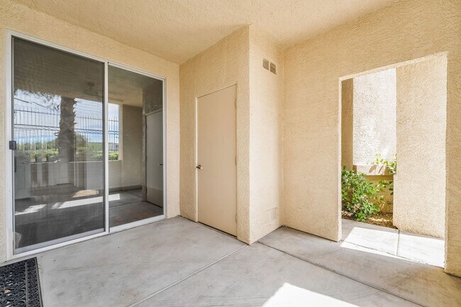 Photo - Modern Ground-Level Condo With A One Car Garage in Prime Southwest Location with Resort-Style Ame...