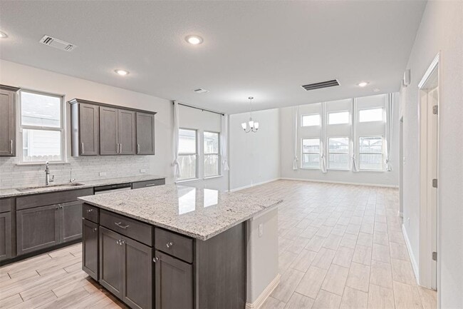 Photo - 204 Greenway Dr