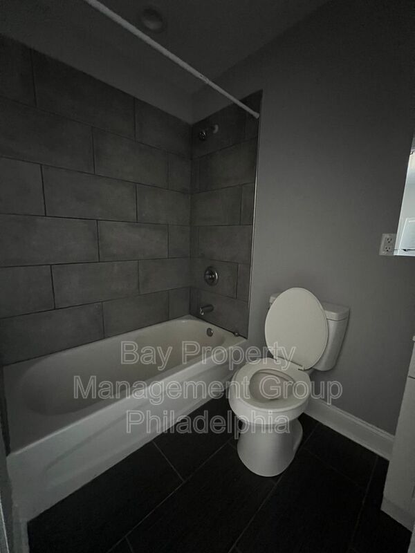 Photo - 5239 Jefferson St Unit 2