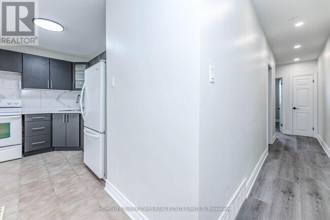 Photo - 1164 The Queensway