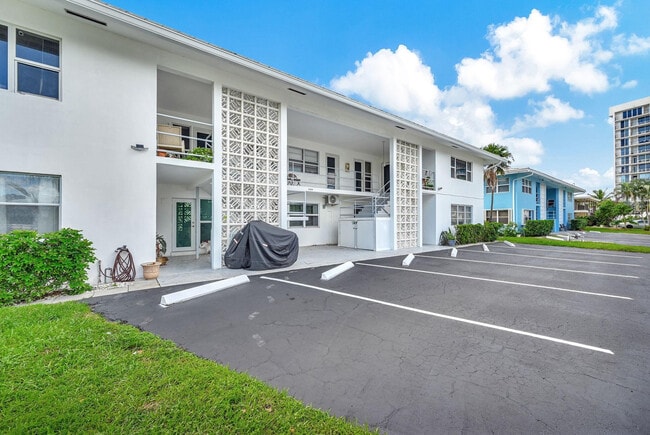 Building Photo - 3208 Colony Club Rd