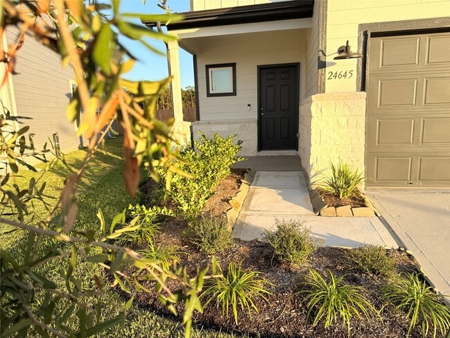 Photo - 24645 Cascade Haven Rd