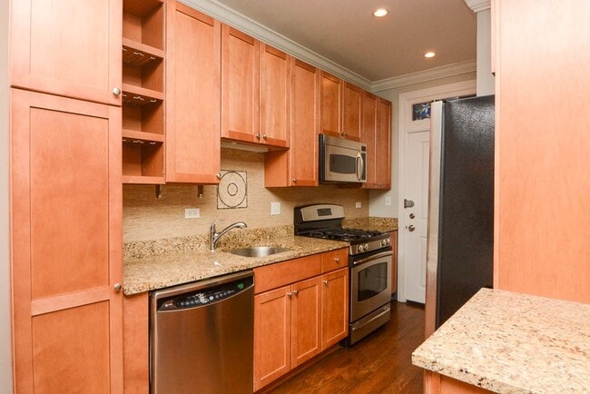 Photo - 747 W Addison St Unit N2