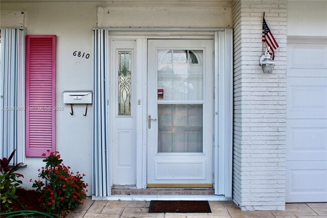 Photo - 6810 NW 70th St