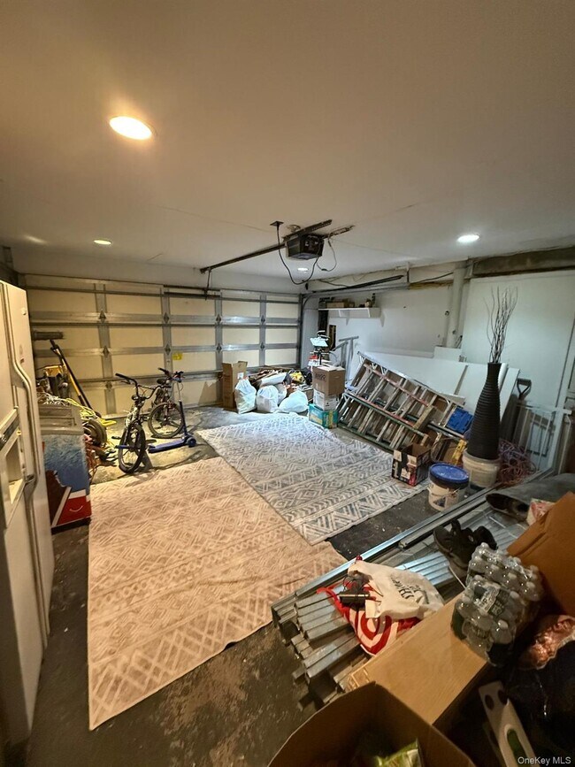 Photo - 23 Geoffrey Ln