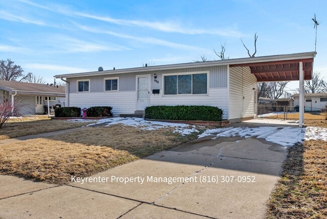 Building Photo - Spacious Florissant Home with Finished Basement & Bar