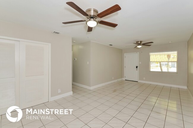 Photo - 2300 23rd Ave W