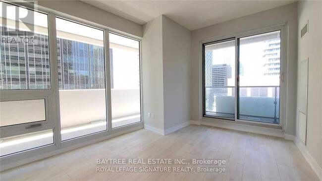 Photo - 2221 Yonge St Unité 809