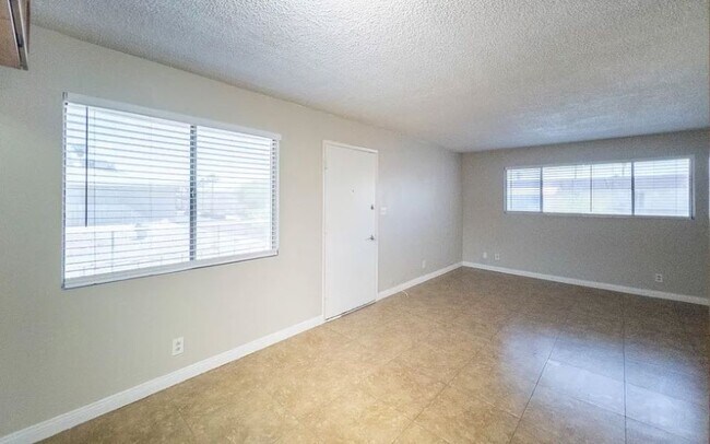 Photo - 304 Orland St