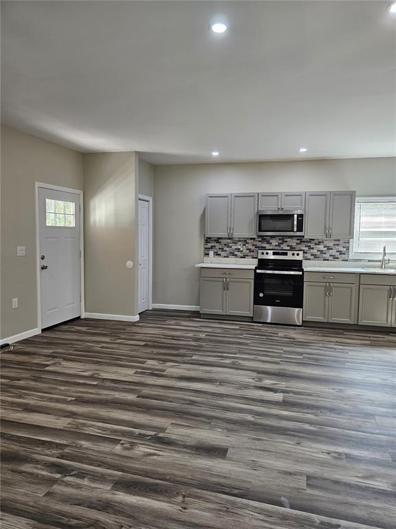 Photo - 20805 Sheldon St