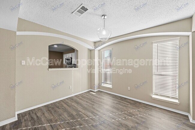 1371 Honeysuckle Ln