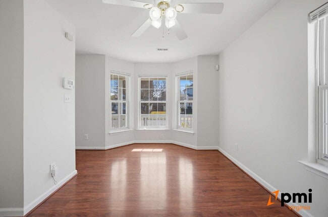 Photo - 3 BEDROOM 2.5 BATH WITH FENCED IN YARD AND DETACHED GARAGE FOR RENT IN NORFOLK!