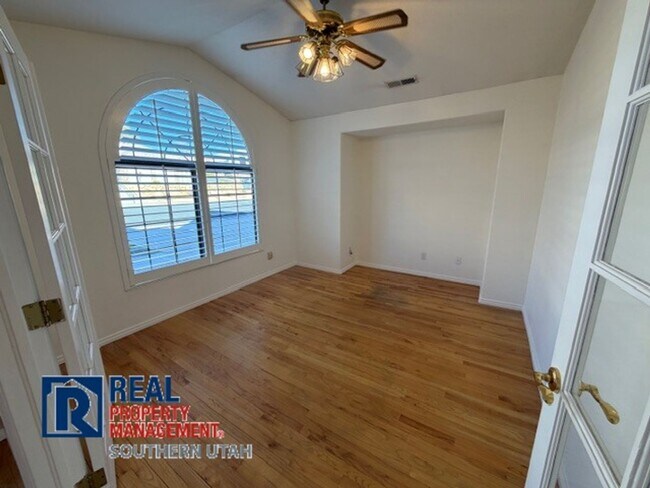 Photo - Golf Course Home