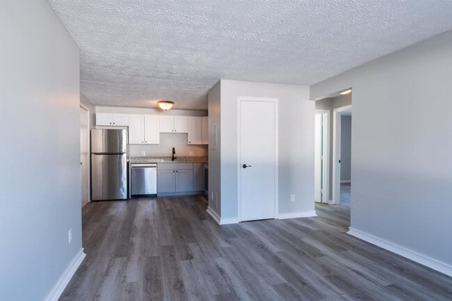 Photo - 535 Calef, #17