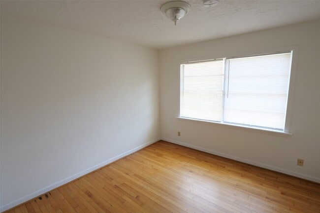 Photo - 5231 Beechnut St