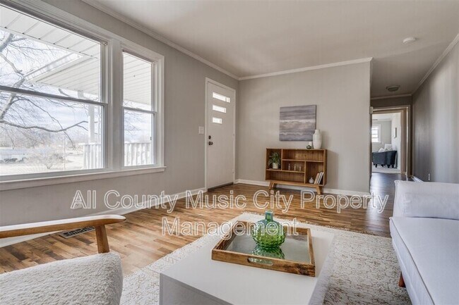 Photo - 209 Rhine Dr