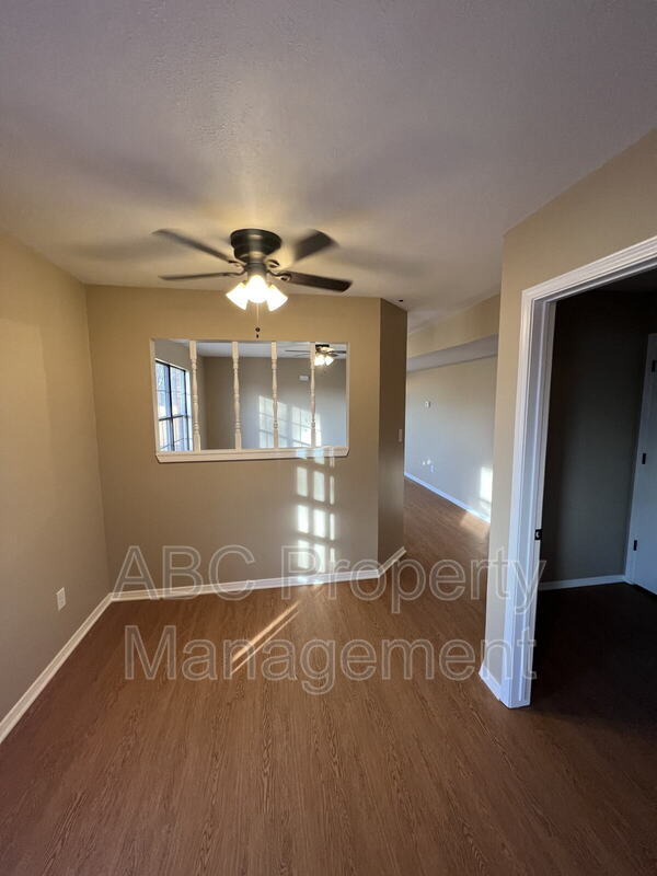 Photo - 83 E Wilson St