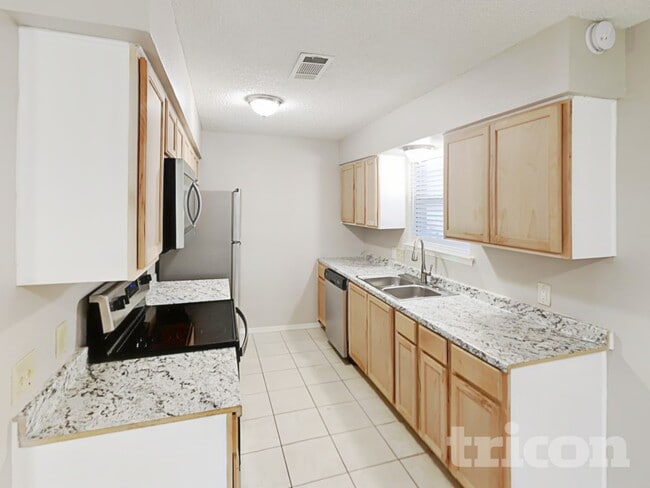 Photo - 5929 Birchhill Rd