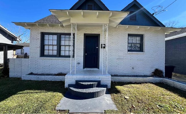 Building Photo - 911 S 12th St