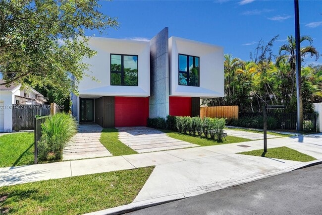 Photo - 3645 SW 1st Ave