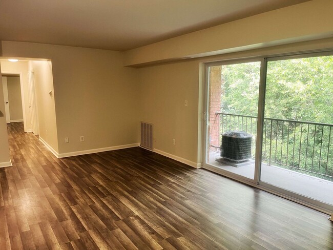 2 Bed 1 Bath SE DC - 2 Bed 1 Bath SE DC Condominio Unidad 402