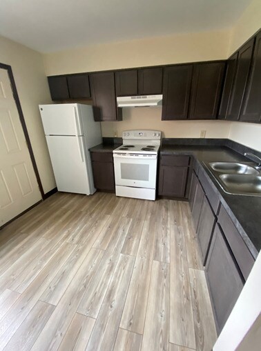 Photo - Wheeling Station