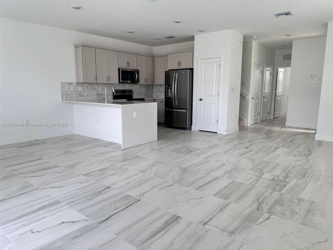 Photo - 123 SW 171st Ln