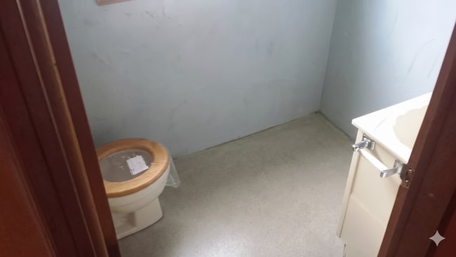 Photo - Beautiful 4 Bedroom 2 Bathroom Home