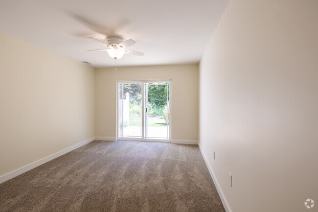 El Caravelle 2BR, 1BA - 1,325SF - Segundo dormitorio