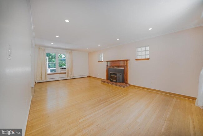 Photo - 18 Lakeside Dr