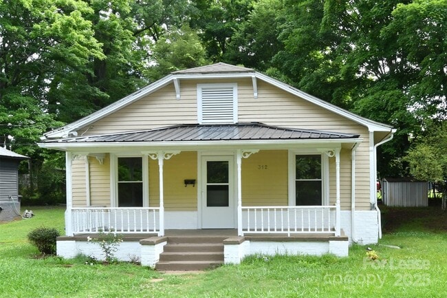 Building Photo - 312 Bost St Rental